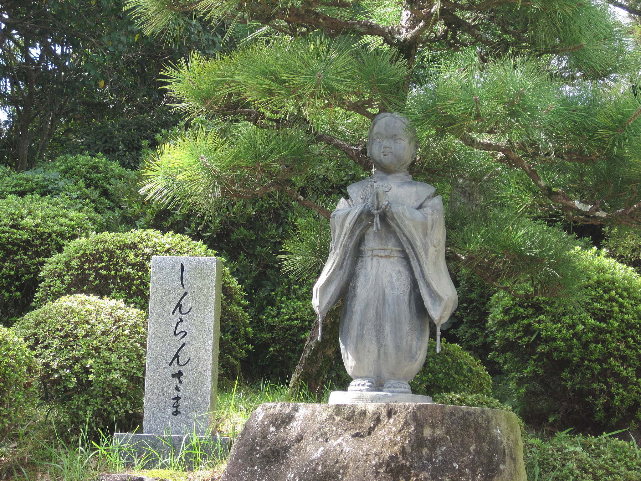 親鸞聖人幼少期の像